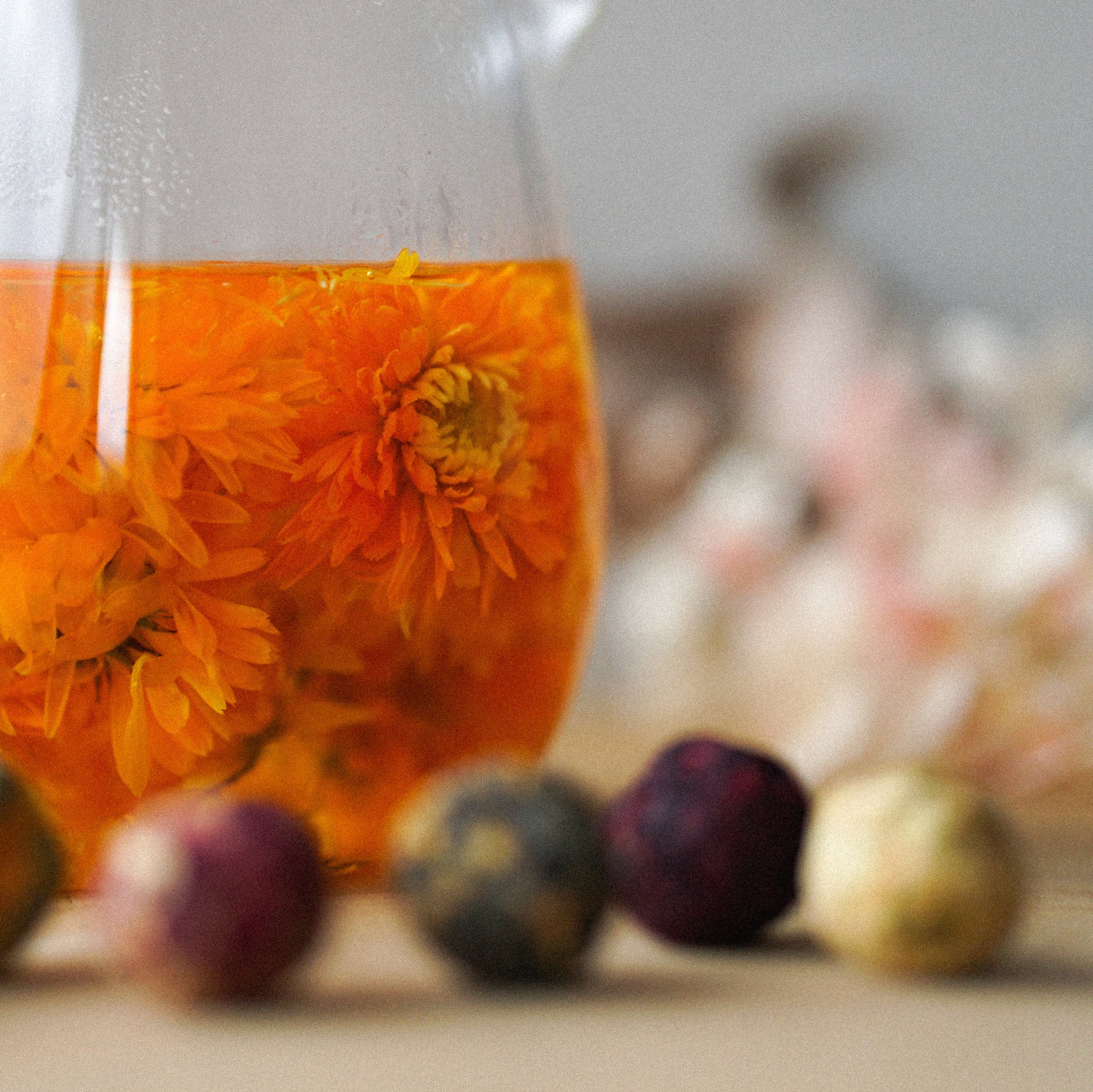 Blooming Tea Balls Gift with Glass Teapot