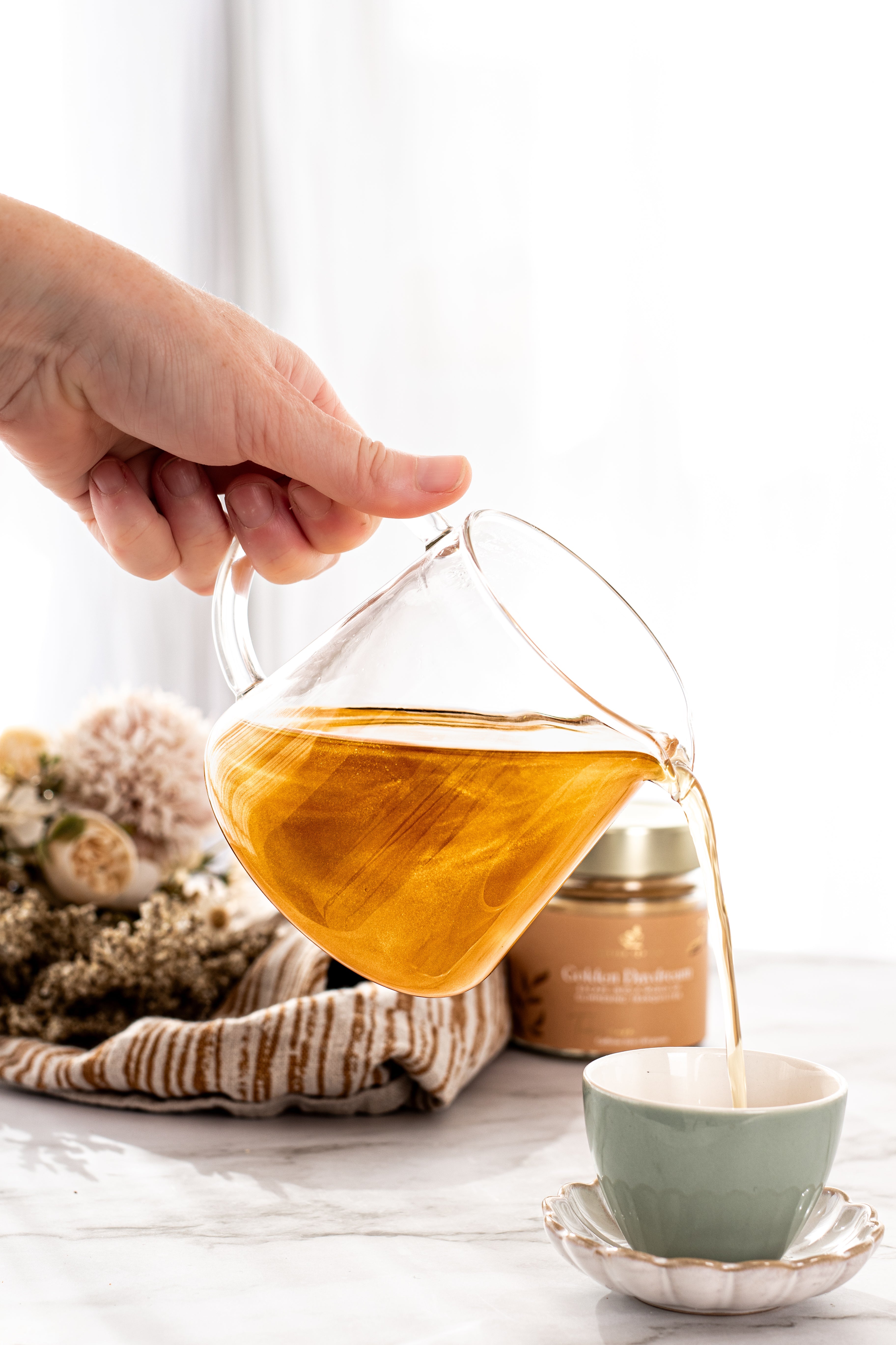 Golden Daydream (edible glitter infused tea)